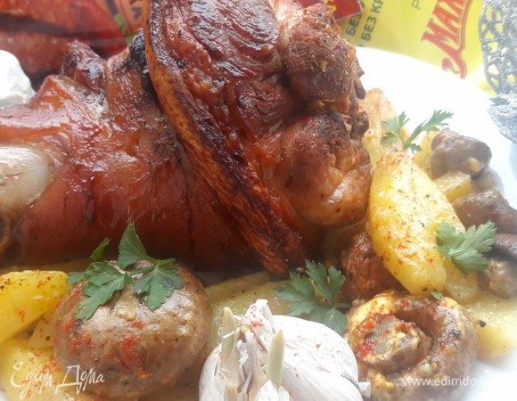 Такое простое, но такое вкусное блюдо получилось, на праздничном семейном столе обязательно найдет свое место.