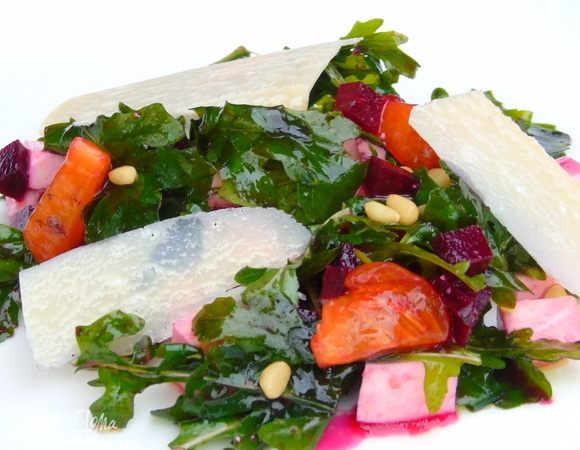 Сверху украсьте слайсами твердого сыра. Приятного аппетита!