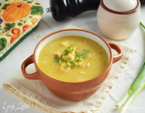 При подаче посыпать суп зеленым луком. Приятного аппетита!