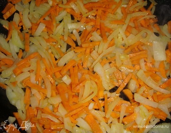 Слегка обжарить на сливочном масле.