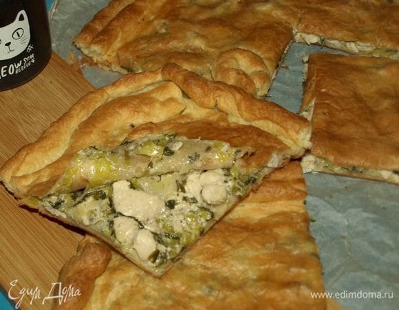 Пирог можно подавать к столу. 