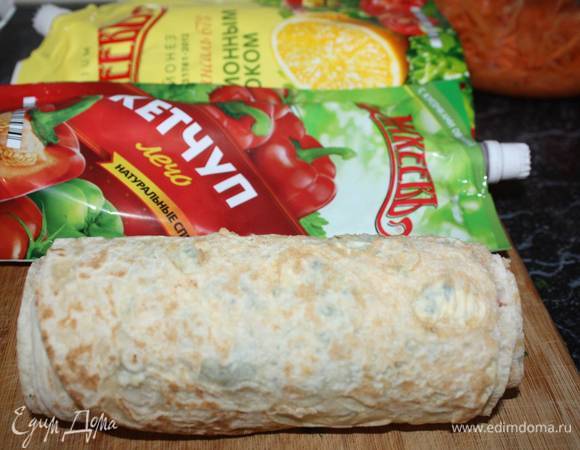 Скручиваем в рулон. 