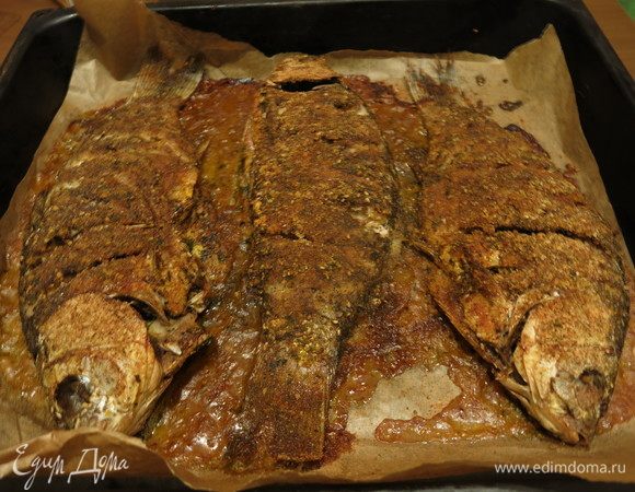 Запекаем при 200°С 40 минут. Подаем с дольками лимона. Приятного!