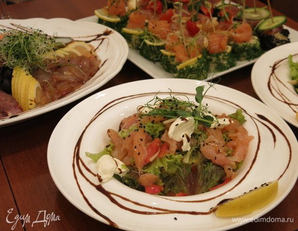 Вот фото с МК. И в моем городе есть энтузиасты, увлеченные люди, благодаря которым можно, не покидая родной край, узнать рецепты мировой кулинарии, научиться новому и просто пообщаться с креативными поварами, спасибо Артишоку.