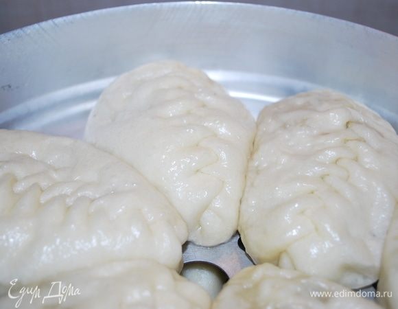 После закипания воды пирожки готовы через 25–30 минут.