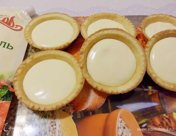 Майонез в тарталетках застыл.