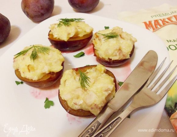 При подаче украсить зеленью.