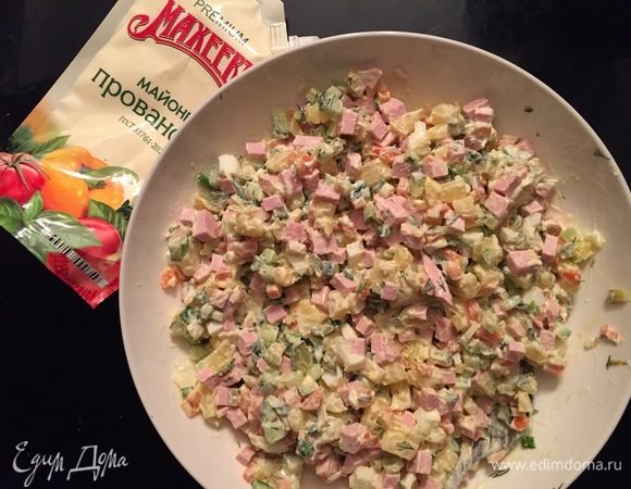 Заправляем наш салат майонезом ТМ «МахеевЪ».