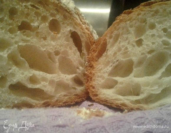 А вот корочка о которой я писала выше. Ну разве не красота? Удачи вам в выпечке и ароматного хлеба на столе!