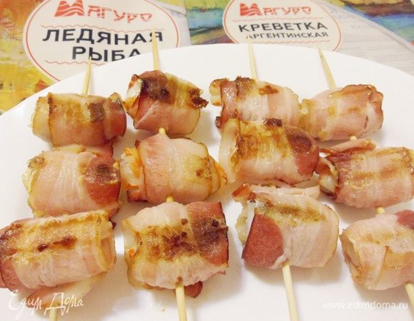 Рулетики из рыбы с креветками в беконе готовы.