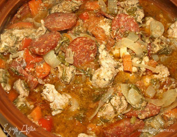 Телятина томилась 1,5 часа. Достаем и даем постоять 10 минут. Можно подавать с любым гарниром.