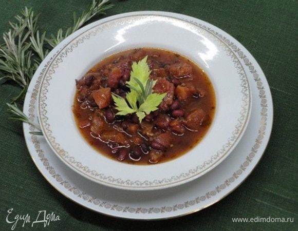 Готовое блюдо посыпать оставшимся розмарином и (или) листьями сельдерея. Невероятно ароматное, сытное постное блюдо.