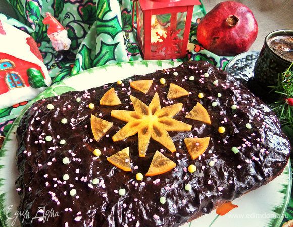 Делаем срез с хурмы и вырезаем звездочку или что нравится.