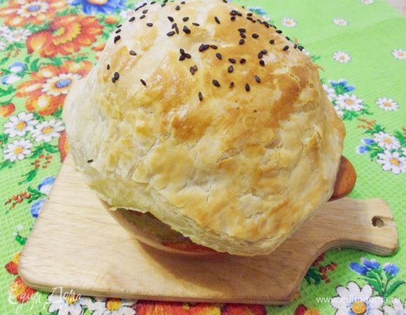 Кислые щи в горшочке готовы.