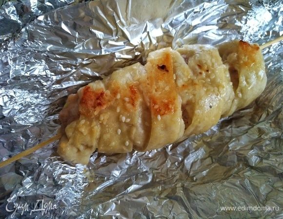 Мясо получается очень сочным и вкусным. А какой аромат, ммм... Приятно аппетита! 