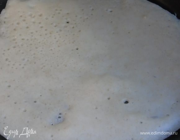 Жарим на раскаленной сковороде смазанной маслом, под крышкой.