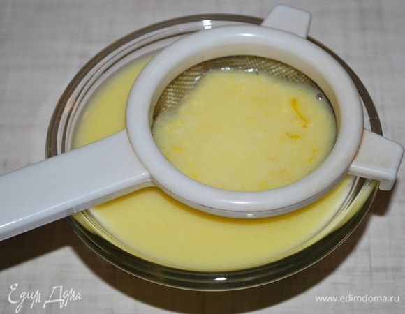 Процедим масло от цедры и дадим остыть.
