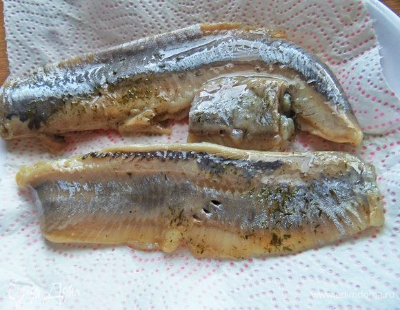 Перенести на салфетку.