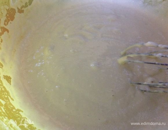 Вымешиваем жидкое тесто.