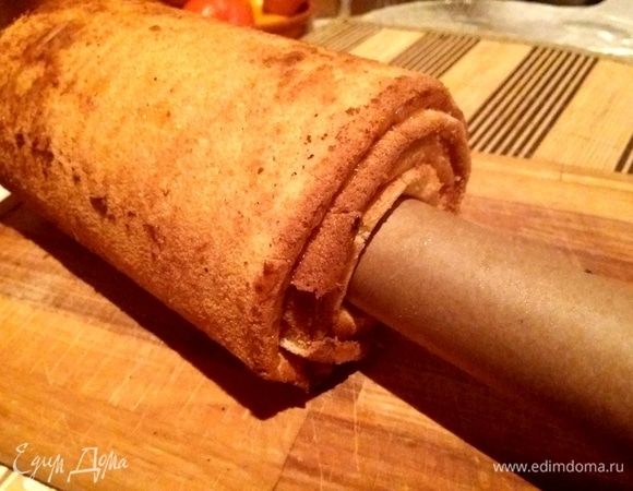 У меня получилось 4 слоя. Теперь медленно выкрутить из рулета трубочку.