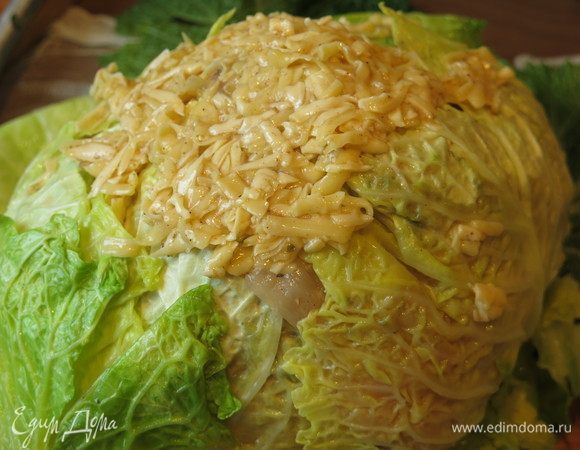 У меня еще осталась сырная начинка, уложила ее просто на верхушку. Шаг факультативный.