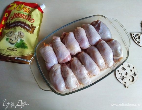 Выкладываем наши рулетики швом вниз в форму.