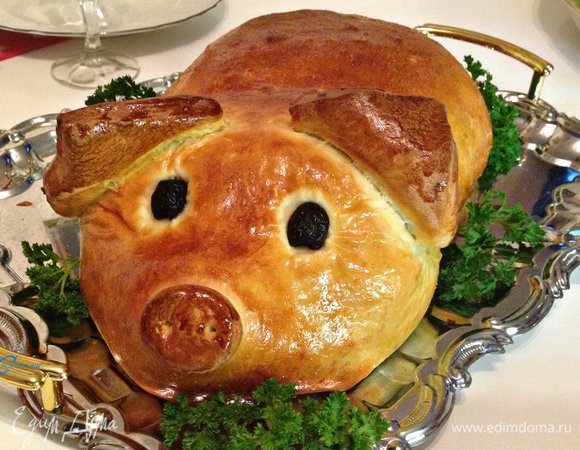 Симпатичная и румяная свинка готова! Уверена, что глядя на эту красотку, все гости невольно будут улыбаться!