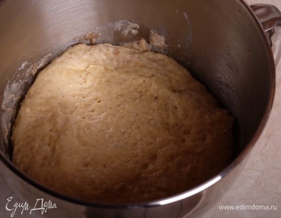 Через указанное время тесто увеличится в объеме примерно в 2 раза.