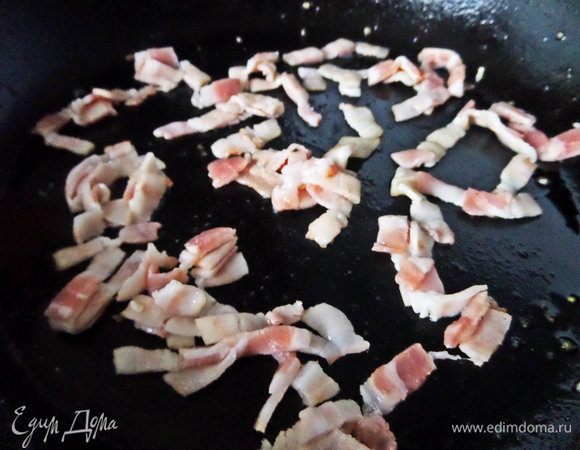 Обжарить на сковороде.