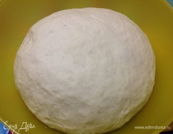 За это время тесто подошло и увеличилось вдвое, это то, что нам надо.