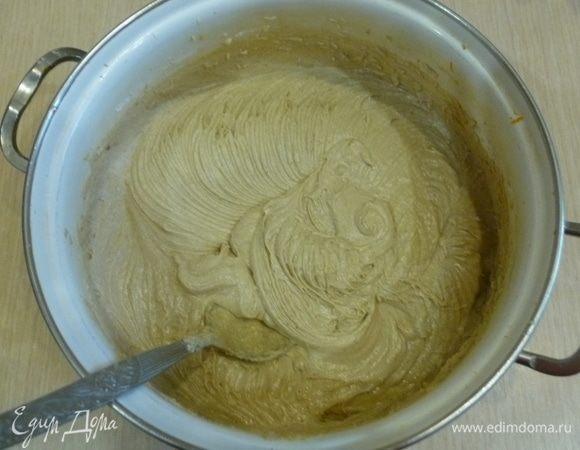 Всыпать оставшуюся смесь, перемешать до однородности.