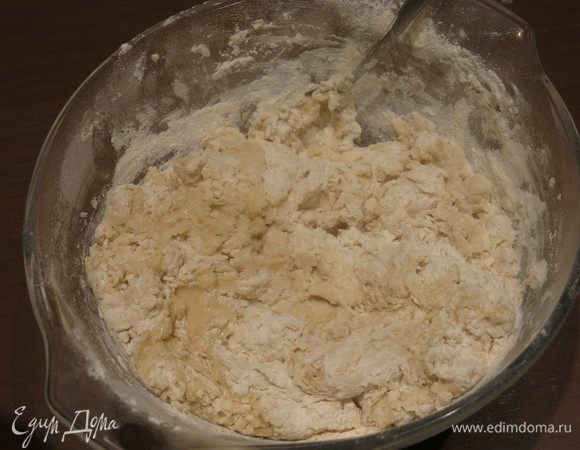 Вымешиваем тесто.