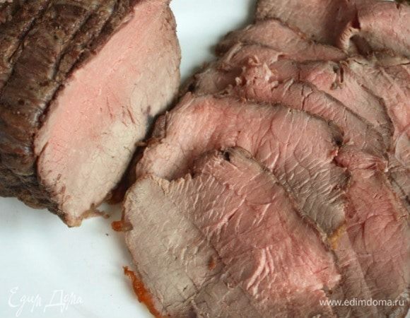 Холодный ростбиф нарезать очень тонко и подавать с горчицей, соусом с хреном, маринованными овощами. Приятного аппетита!