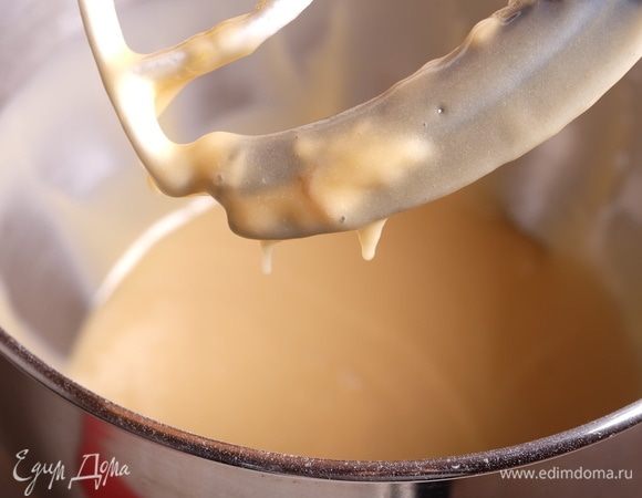 Тесто получается достаточно жидкое.