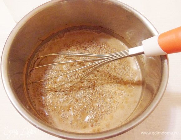 Положить какао-заготовку, тщательно размешать венчиком.