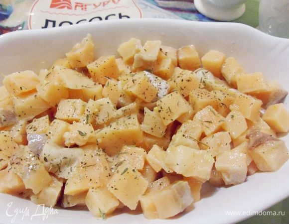 Посолить, поперчить. Я добавила еще щепотку тимьяна.