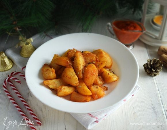 Подавать картофель с соусом. Приятного аппетита!