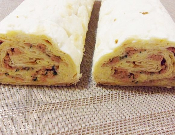 Рыбный рулет в разрезе.