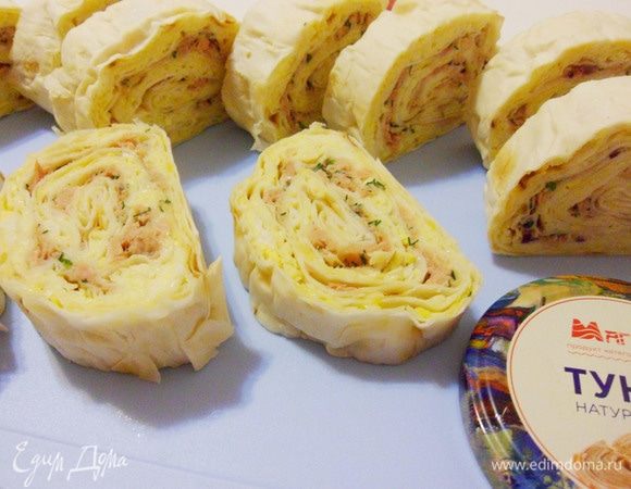 Перед подачей разрезать рулет на порционные куски.