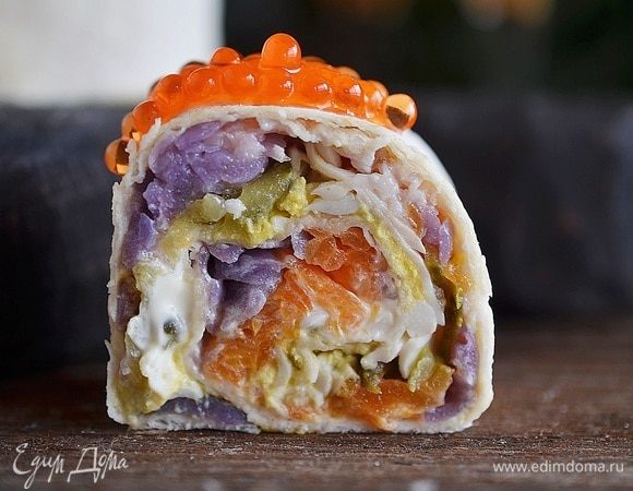 Украсьте икрой и подайте к столу. Приятного аппетита!