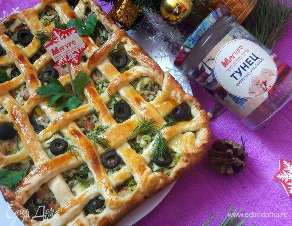 Чудесный пирог, ароматный и очень вкусный, украсит праздничный стол.