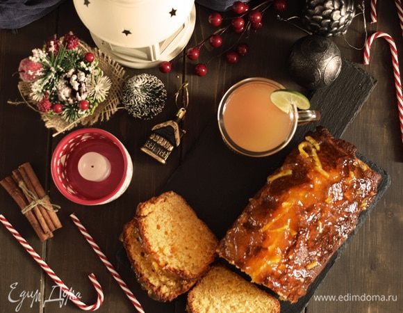 Оставить кекс в форме на 15 минут, переложить на решетку, остудить. Смазать верх кекса оставшимся джемом. Если джем слишком густой, можно его слегка подогреть, добавив ложку апельсинового сока. Приятного аппетита!