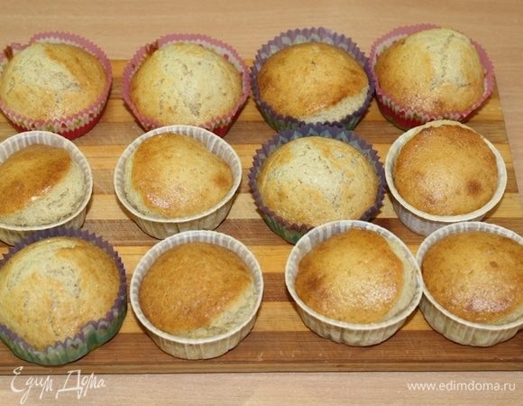 Выпекать в разогретой духовке при 180°С, 25-30 минут.