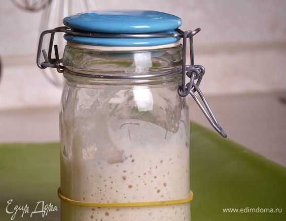 За день до приготовления хлеба поставить опару. Использовать для опары стартер «на пике».