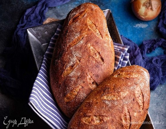 Готовый хлеб остудить на решетке и подавать.