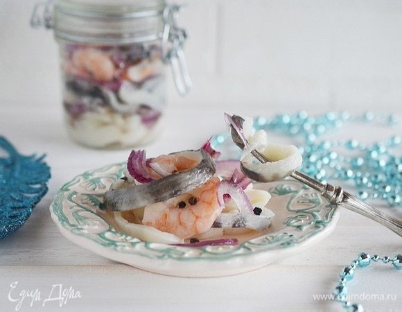 На пару часов убираем в холодильник. 