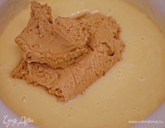 Добавить в заварной крем.