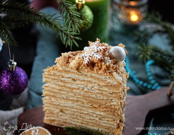 Такой торт станет достойным украшением вкусных новогодних деньков.