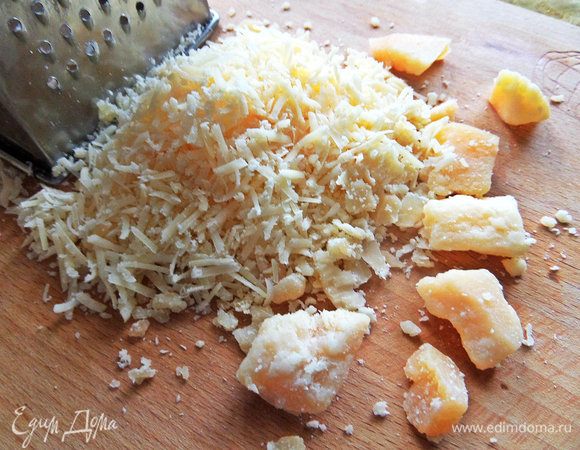 Натереть мелко тоже.