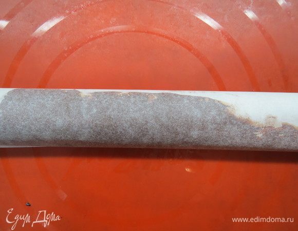 Свернуть в трубочку. Отправить в холод до застывания.